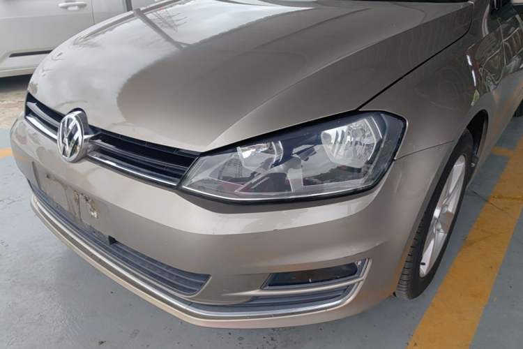 Used Volkswagen Golf 2015 1.6L Automatic Comfort Model Left Front Headlight