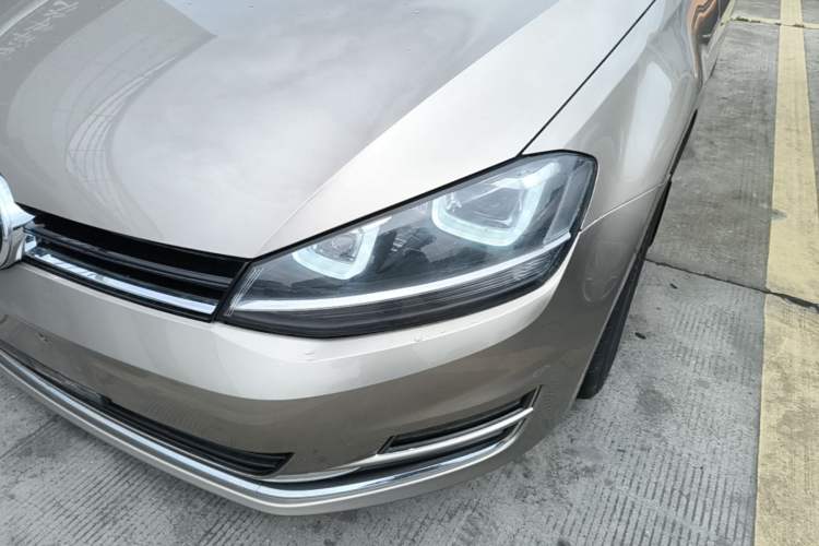 Used Volkswagen Golf 2015 1.4TSI Automatic Luxury Model Left Front Headlight
