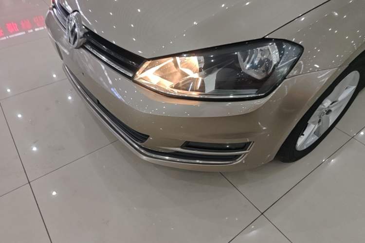 Used Volkswagen Golf 2015 1.6L Automatic Comfort Model Left Front Headlight
