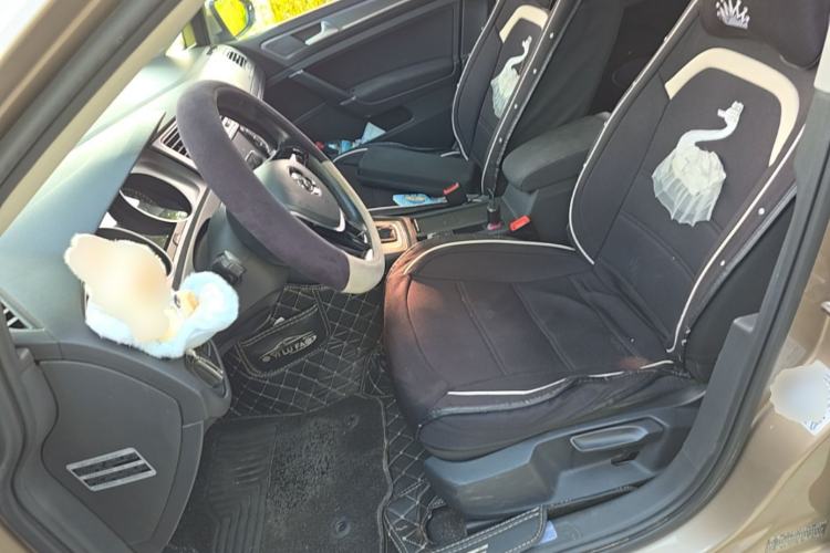 Used Volkswagen Golf 2015 1.6L Automatic Comfort Model Left Front Seat