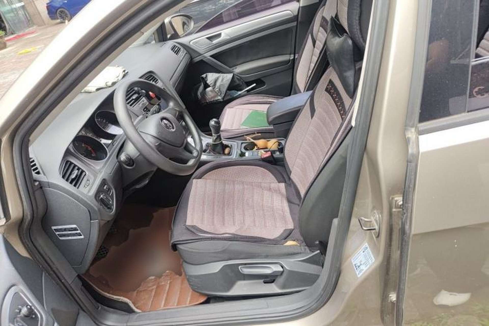 Used Volkswagen Golf 2015 1.6L Manual Fashion Edition Left Front Seat