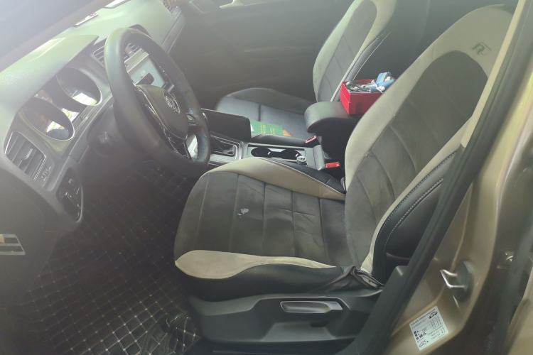 Used Volkswagen Golf 2015 1.6L Automatic Fashion Model Left Front Seat