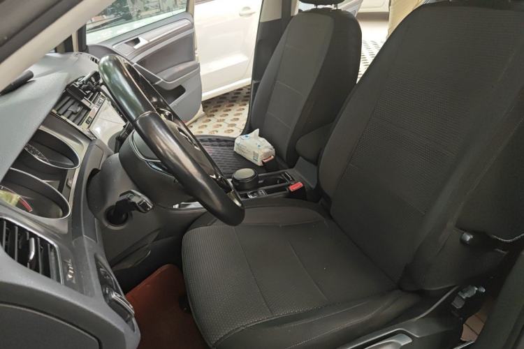 Used Volkswagen Golf 2015 1.6L Automatic Comfort Model Left Front Seat