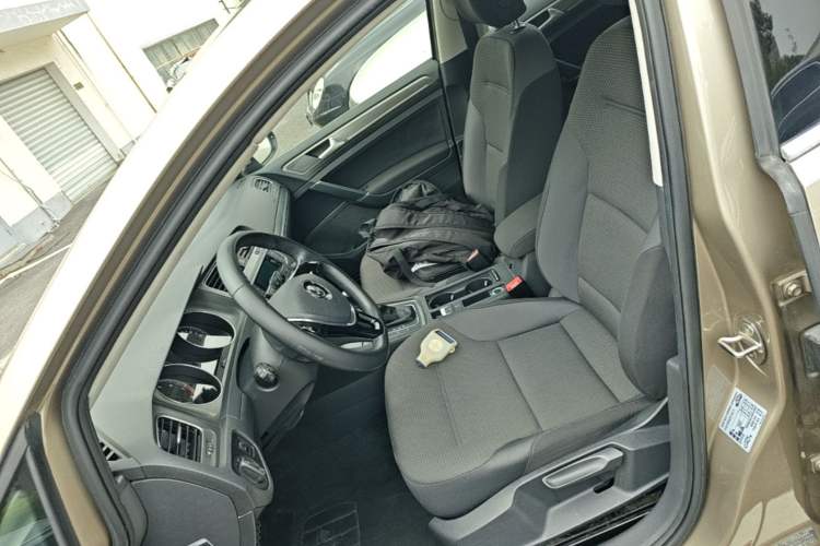 Used Volkswagen Golf 2015 1.4TSI Automatic Comfort Model Left Front Seat