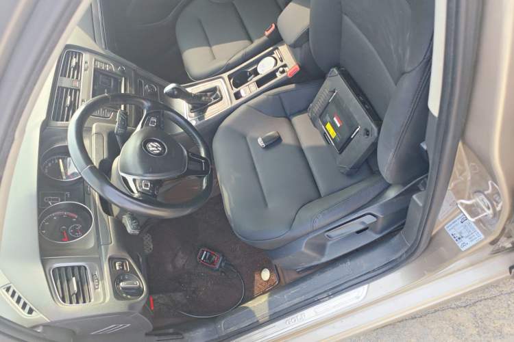 Used Volkswagen Golf 2015 1.4TSI Automatic Comfort Model Left Front Seat