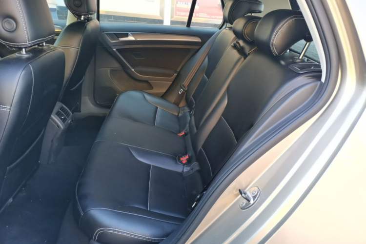 Used Volkswagen Golf 2015 1.6L Automatic Comfort Model Left Rear Seat