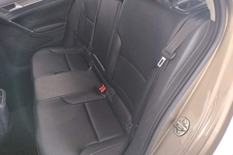Used Volkswagen Golf 2015 1.4TSI Automatic Comfort Model Left Rear Seat