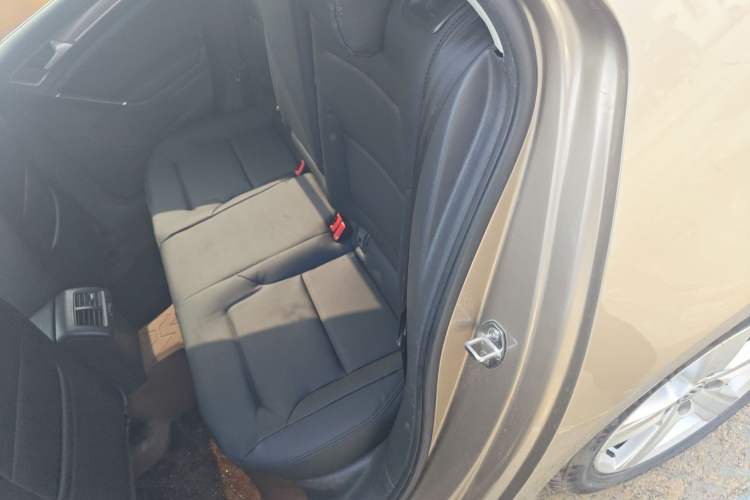 Used Volkswagen Golf 2015 1.4TSI Automatic Comfort Model Left Rear Seat