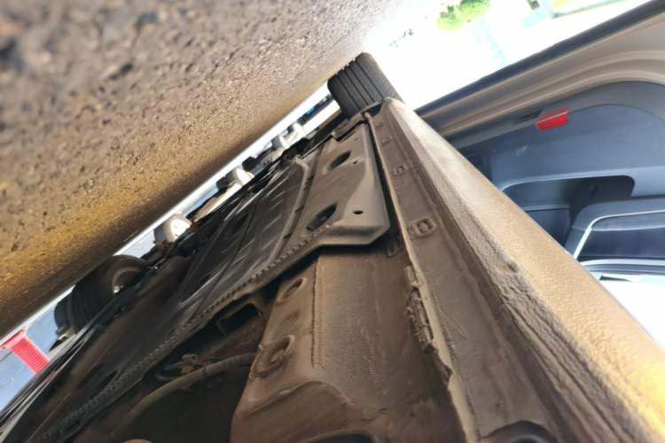 Used Volkswagen Golf 2015 1.6L Automatic Comfort Model Left Side Sill