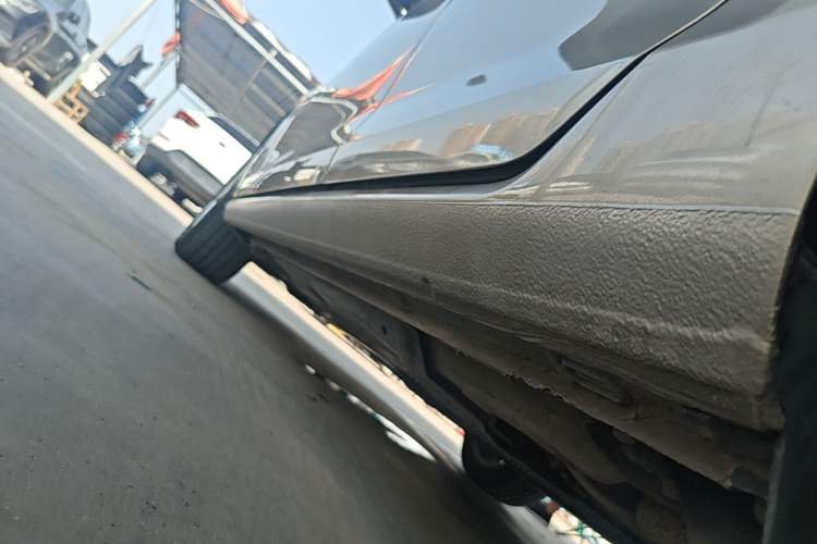 Used Volkswagen Golf 2015 1.4TSI Automatic Luxury Model Left Side Sill