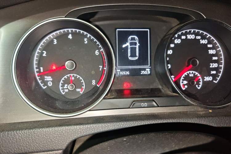 Used Volkswagen Golf 2015 1.6L Automatic Comfort Model Odometer Close Up