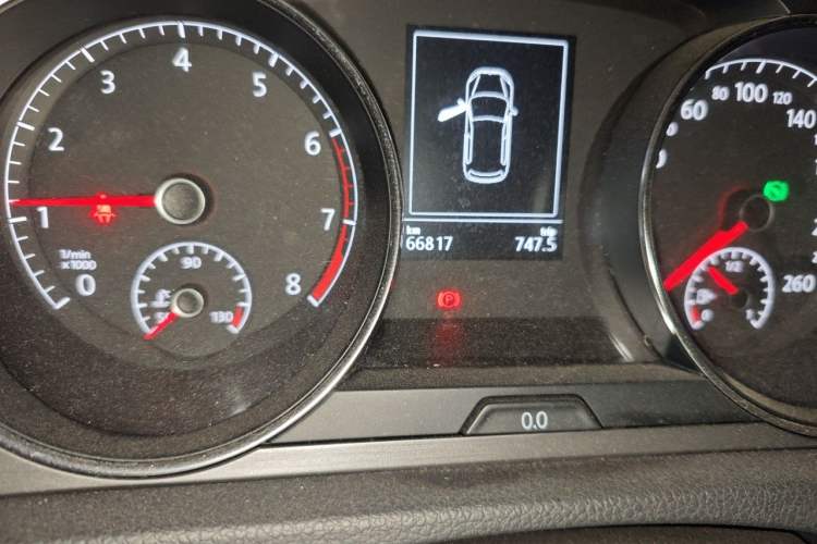 Used Volkswagen Golf 2015 1.6L Automatic Comfort Model Odometer Close Up