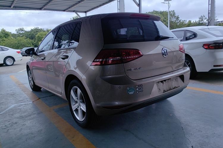 Used Volkswagen Golf 2015 1.6L Automatic Comfort Model Rear Left 45 Deg