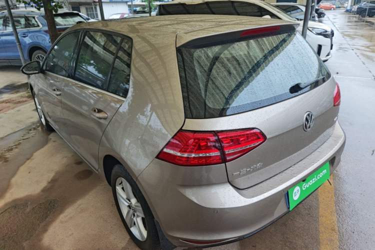 Used Volkswagen Golf 2015 1.6L Automatic Comfort Model Rear Left 45 Deg