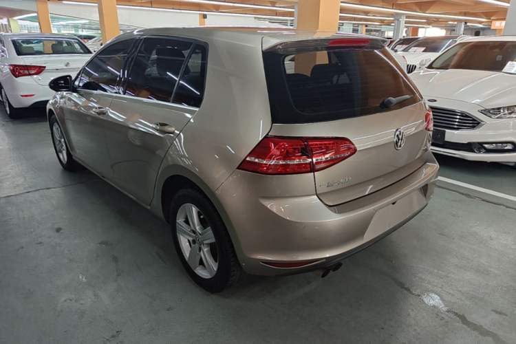 Used Volkswagen Golf 2015 1.4TSI Automatic Comfort Model Rear Left 45 Deg