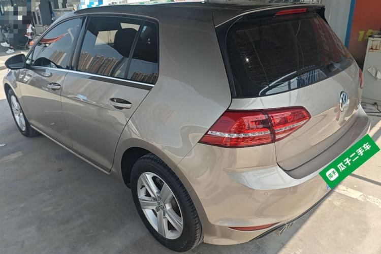 Used Volkswagen Golf 2015 1.4TSI Automatic Luxury Model Rear Left 45 Deg