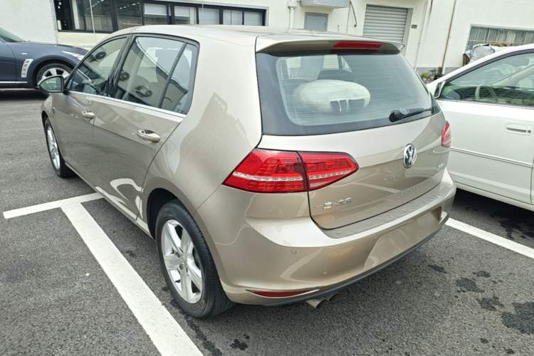 Used Volkswagen Golf 2015 1.4TSI Automatic Comfort Model Rear Left 45 Deg