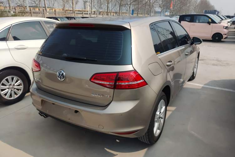 Used Volkswagen Golf 2015 1.4TSI Automatic Comfort Model Rear Right 45 Deg