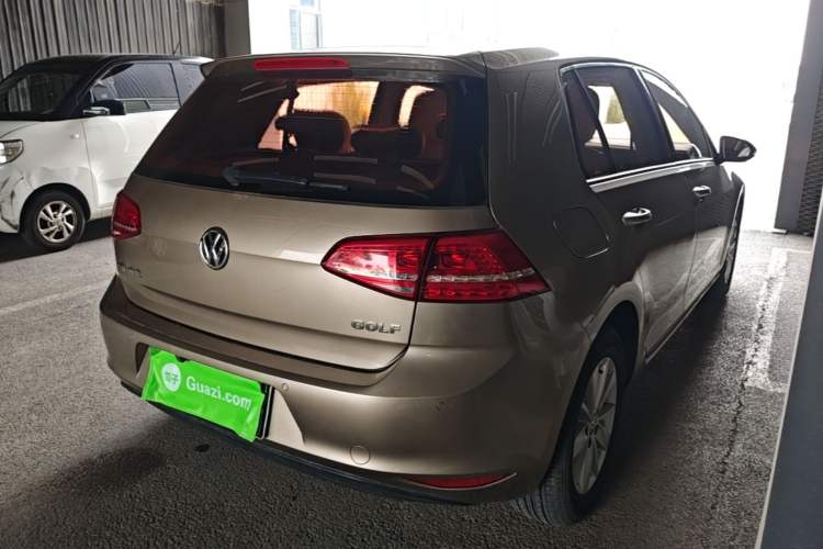 Used Volkswagen Golf 2015 1.6L Automatic Fashion Model Rear Right 45 Deg