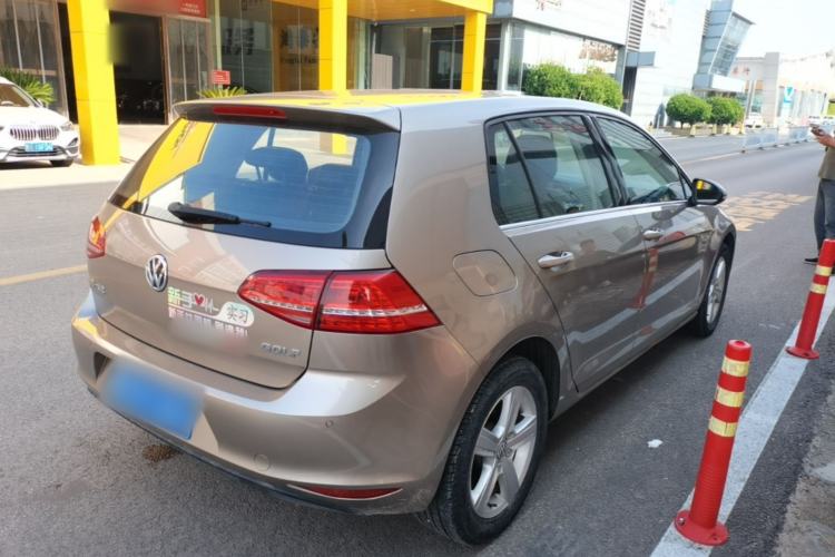 Used Volkswagen Golf 2015 1.6L Automatic Comfort Model Rear Right 45 Deg