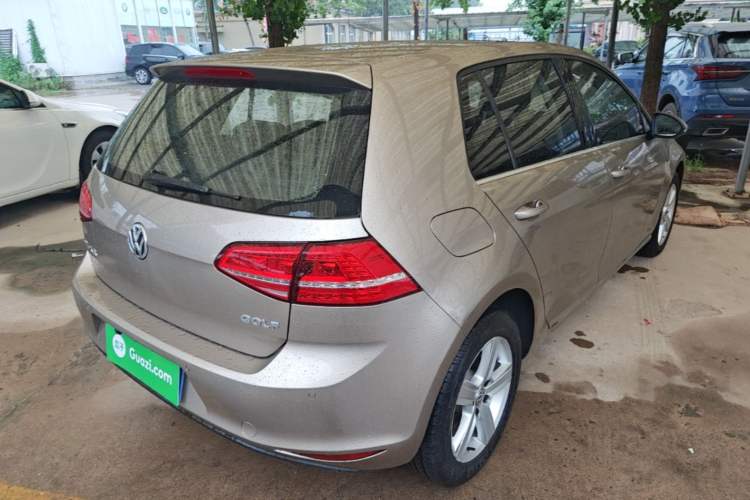 Used Volkswagen Golf 2015 1.6L Automatic Comfort Model Rear Right 45 Deg