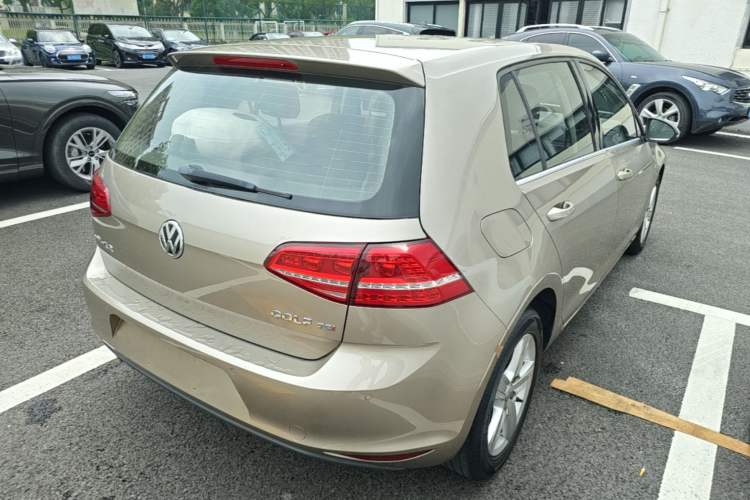 Used Volkswagen Golf 2015 1.4TSI Automatic Comfort Model Rear Right 45 Deg