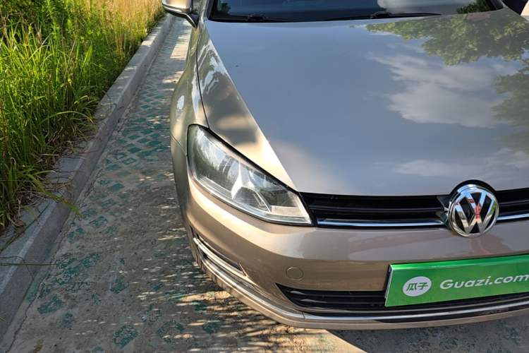 Used Volkswagen Golf 2015 1.6L Automatic Comfort Model Right Front Headlight