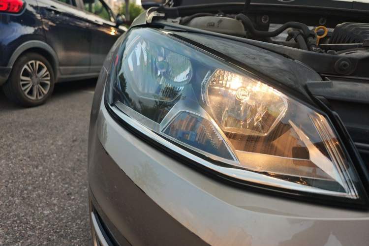 Used Volkswagen Golf 2015 1.4TSI Automatic Comfort Model Right Front Headlight
