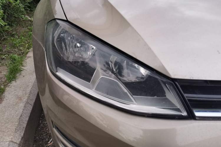 Used Volkswagen Golf 2015 1.6L Automatic Fashion Model Right Front Headlight