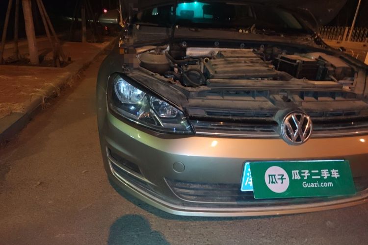 Used Volkswagen Golf 2015 1.6L Automatic Comfort Model Right Front Headlight