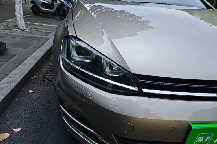 Used Volkswagen Golf 2015 1.4TSI Automatic Flagship Model Right Front Headlight