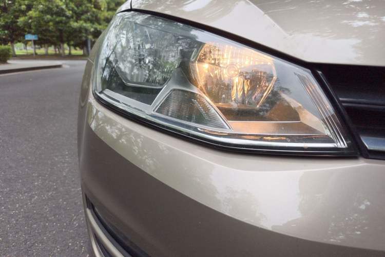 Used Volkswagen Golf 2015 1.4TSI Automatic Comfort Model Right Front Headlight