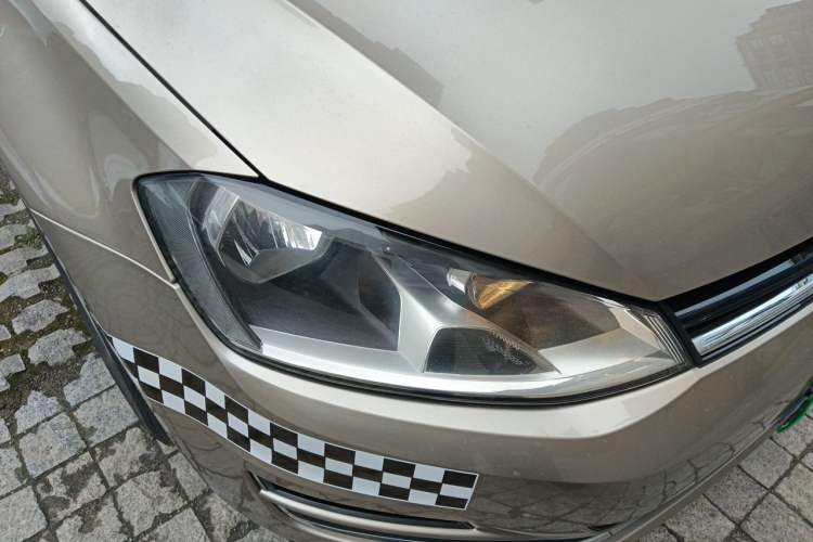 Used Volkswagen Golf 2015 1.6L Automatic Comfort Model Right Front Headlight
