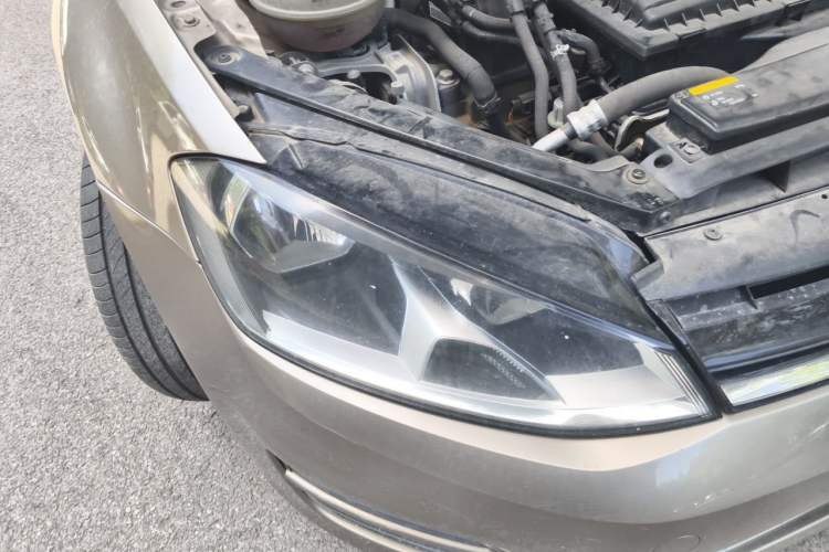 Used Volkswagen Golf 2015 1.4TSI Automatic Luxury Model Right Front Headlight