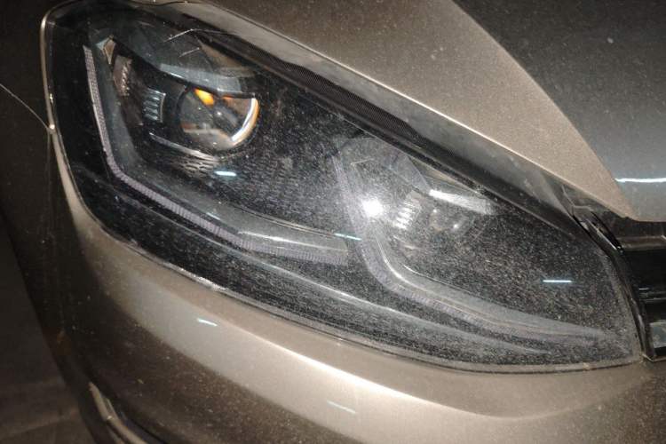 Used Volkswagen Golf 2015 1.6L Automatic Comfort Model Right Front Headlight
