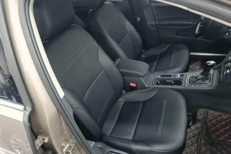 Used Volkswagen Golf 2015 1.4TSI Automatic Comfort Model Right Front Seat