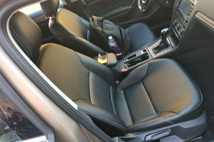 Used Volkswagen Golf 2015 1.6L Automatic Comfort Model Right Front Seat