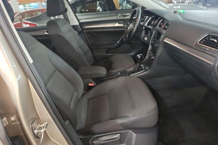 Used Volkswagen Golf 2015 1.4TSI Automatic Comfort Model Right Front Seat