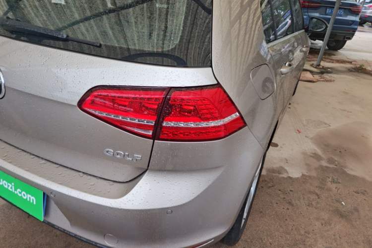 Used Volkswagen Golf 2015 1.6L Automatic Comfort Model Right Rear Taillight