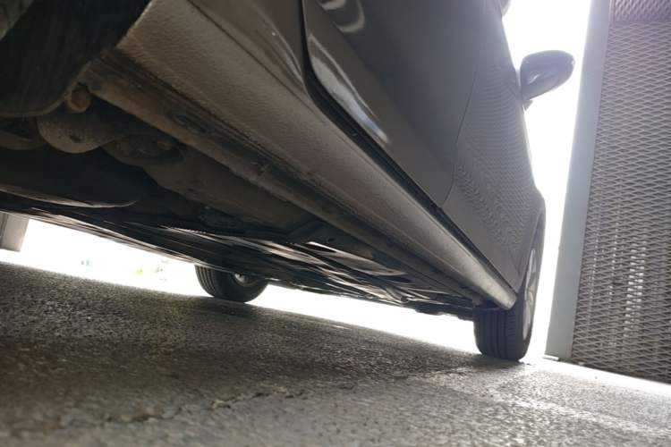 Used Volkswagen Golf 2015 1.6L Automatic Fashion Model Right Side Sill