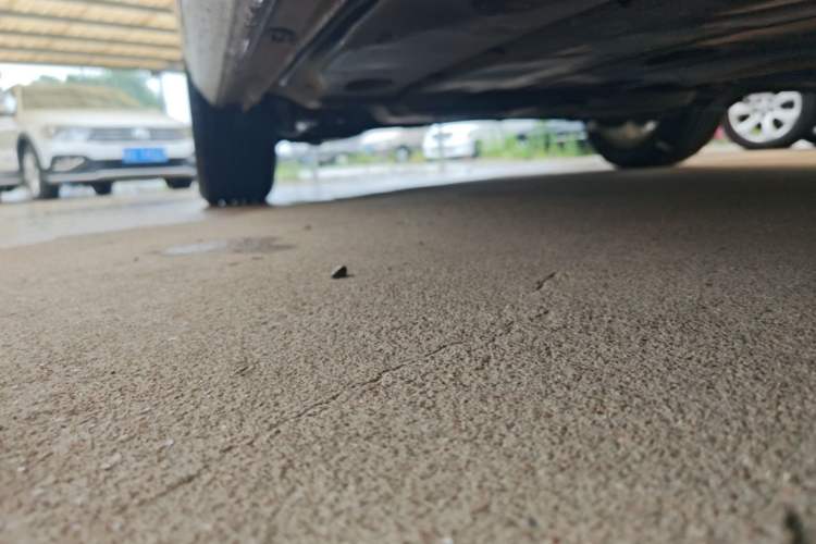 Used Volkswagen Golf 2015 1.6L Automatic Comfort Model Right Side Sill