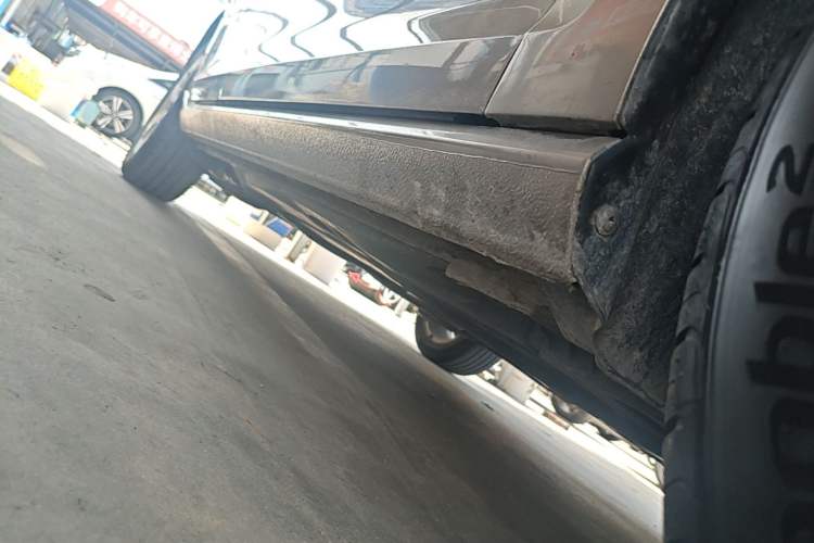 Used Volkswagen Golf 2015 1.4TSI Automatic Luxury Model Right Side Sill