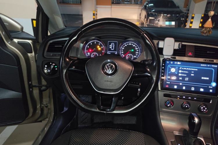 Used Volkswagen Golf 2015 1.4TSI Automatic Comfort Model Steering Wheel