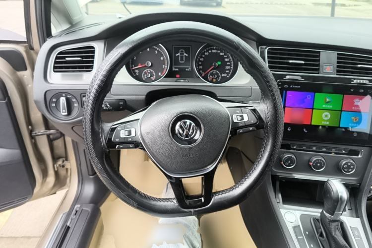 Used Volkswagen Golf 2015 1.4TSI Automatic Luxury Model Steering Wheel