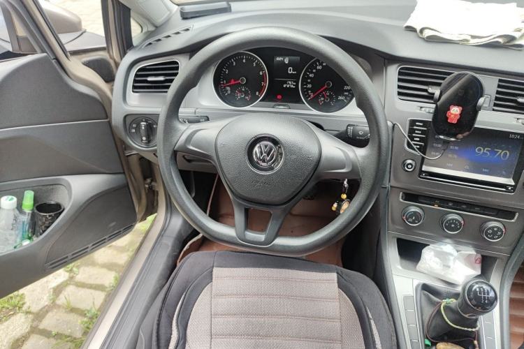 Used Volkswagen Golf 2015 1.6L Manual Fashion Edition Steering Wheel