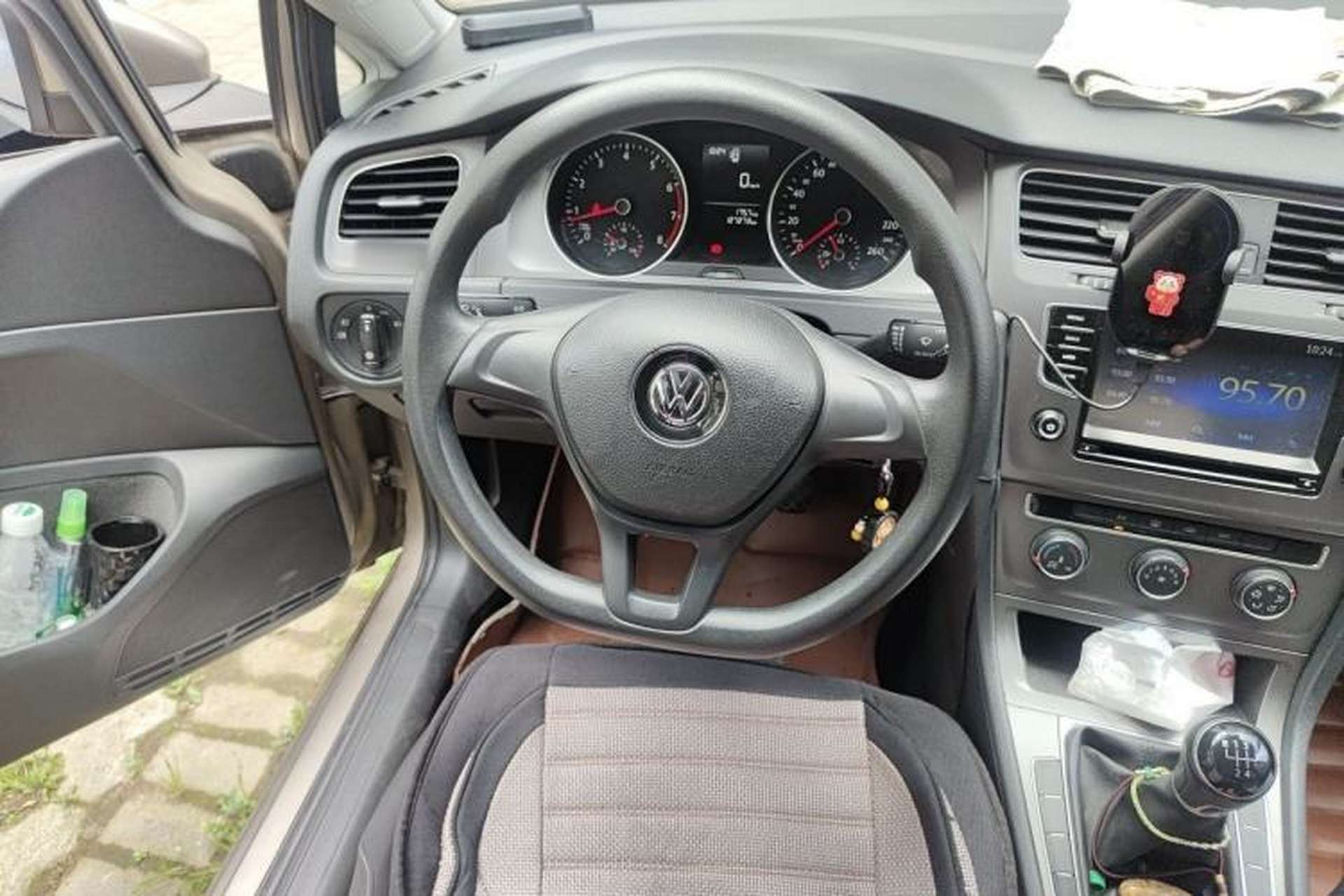 Used Volkswagen Golf 2015 1.6L Manual Fashion Edition Steering Wheel