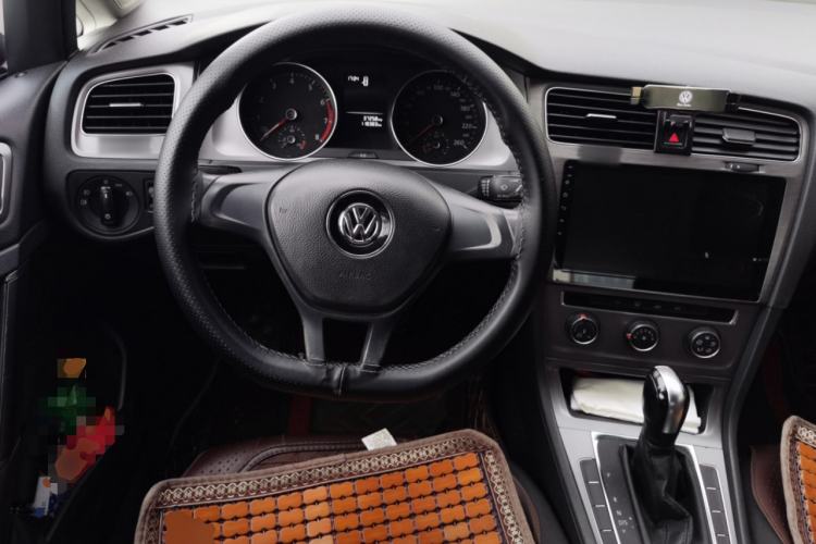Used Volkswagen Golf 2015 1.6L Automatic Fashion Model Steering Wheel