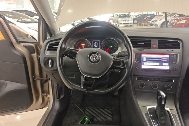 Used Volkswagen Golf 2015 1.6L Automatic Comfort Model Steering Wheel