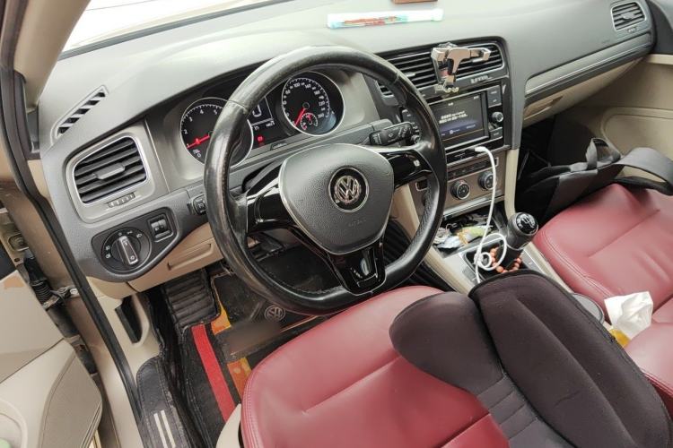 Used Volkswagen Golf 2015 1.4TSI Manual Comfort Model Steering Wheel