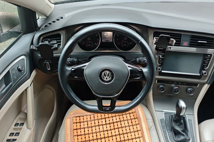 Used Volkswagen Golf 2015 1.6L Automatic Comfort Model Steering Wheel